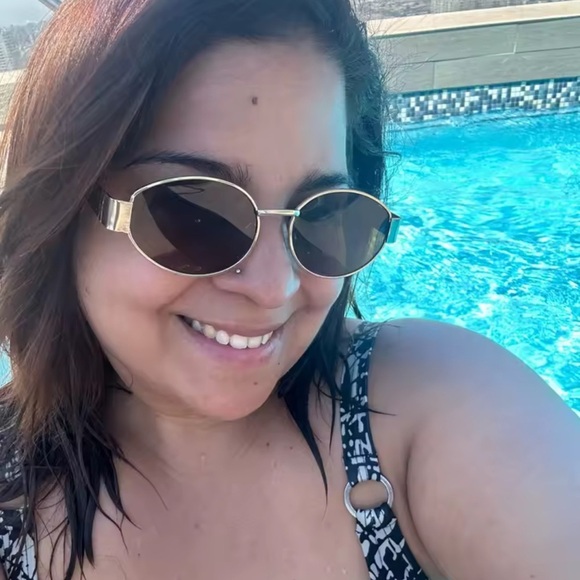 Retro Trendy Famous Black Gold Sunglasses - Picture 16 of 16